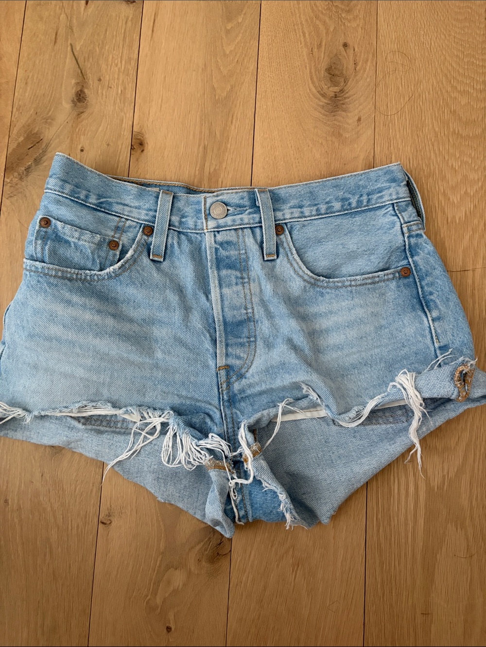 Levi’s 501 Jean short 26